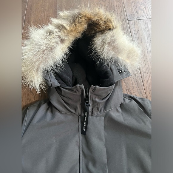 Authentic Canada Goose Women’s Victoria Parka (in Graphite Grey) - Picture 6 of 11